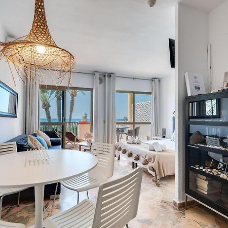 Front Line Beach Studio Apartment ماربيا المظهر الخارجي الصورة